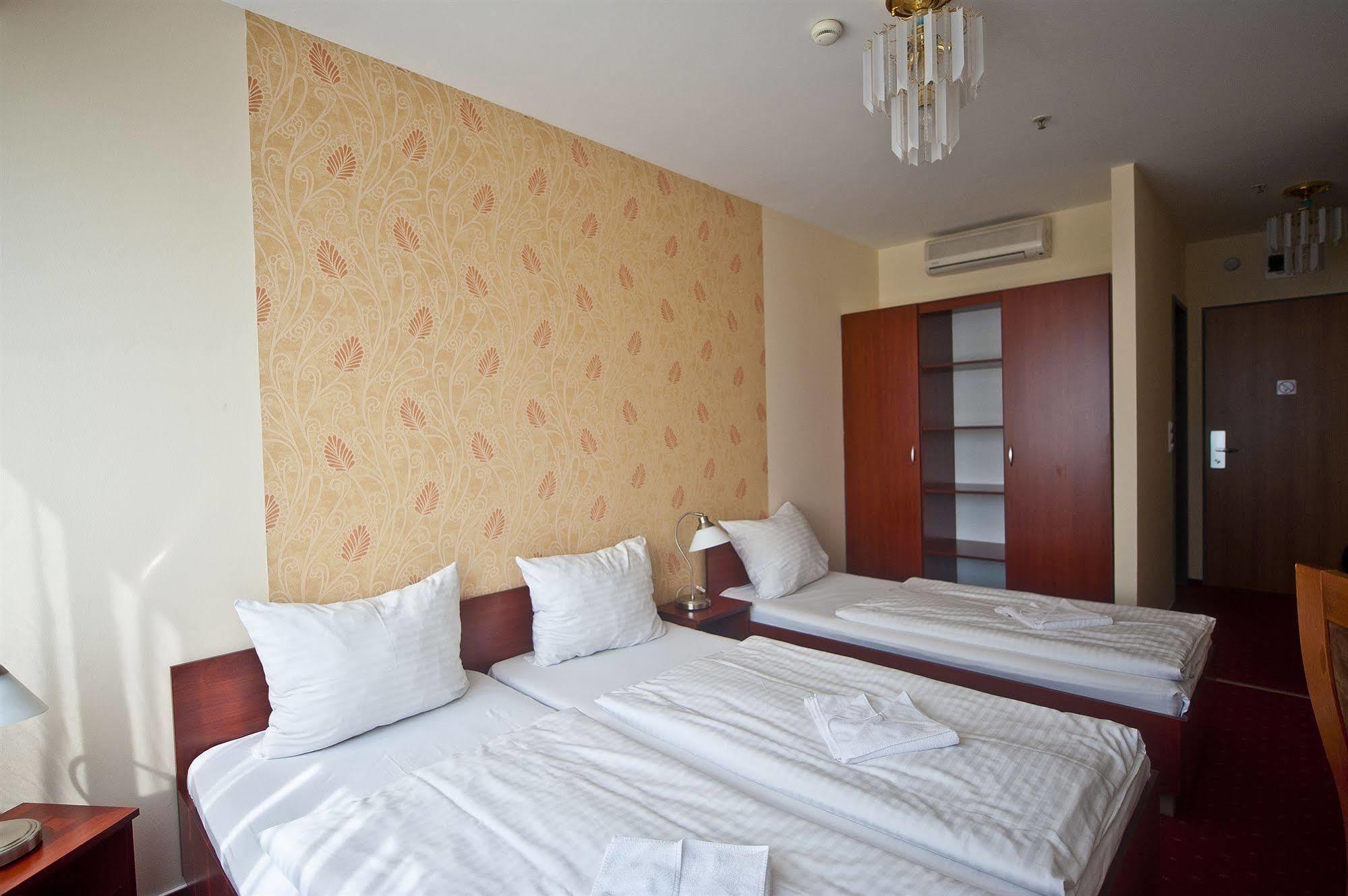 Canada Hotel Budapest Kültér fotó